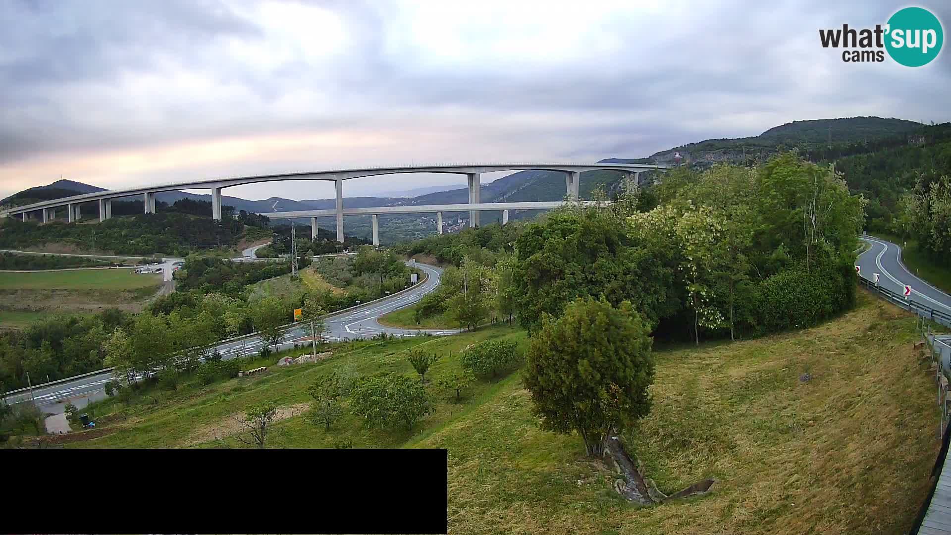 Live cam Črni Kal Viaduc – Viki Burger