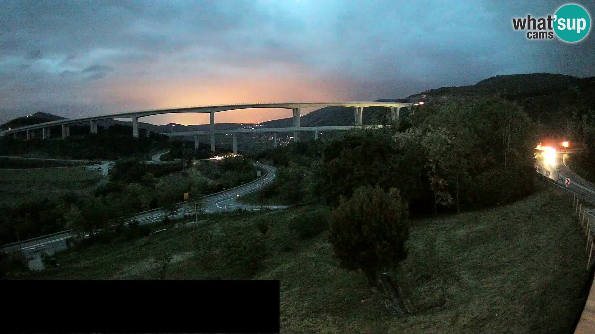 Webcam Črni Kal Viaduct – view from Viki Burger