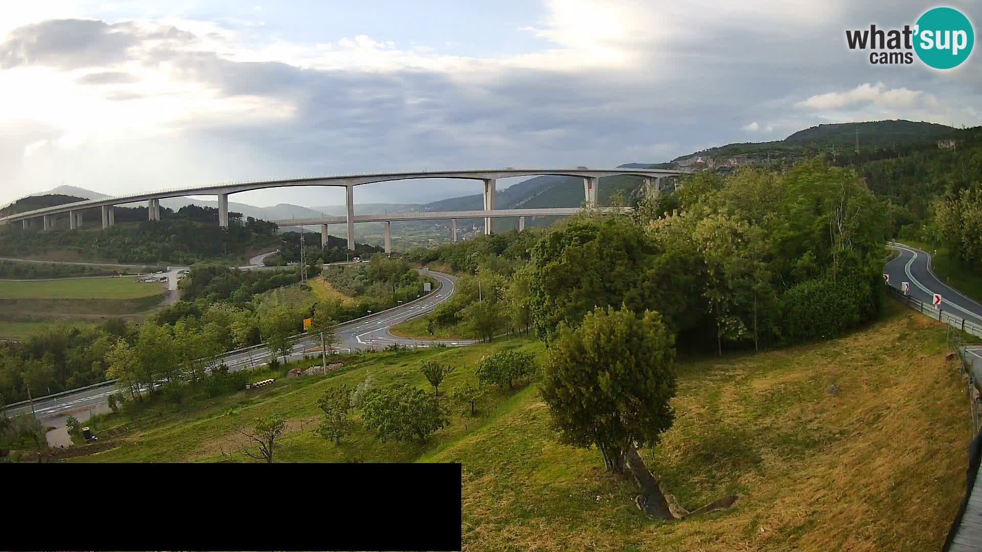 Live cam Črni Kal Viaduc – Viki Burger