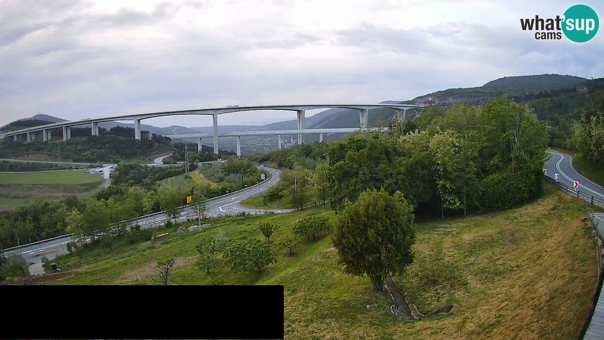Live cam Črni Kal Viaduc – Viki Burger
