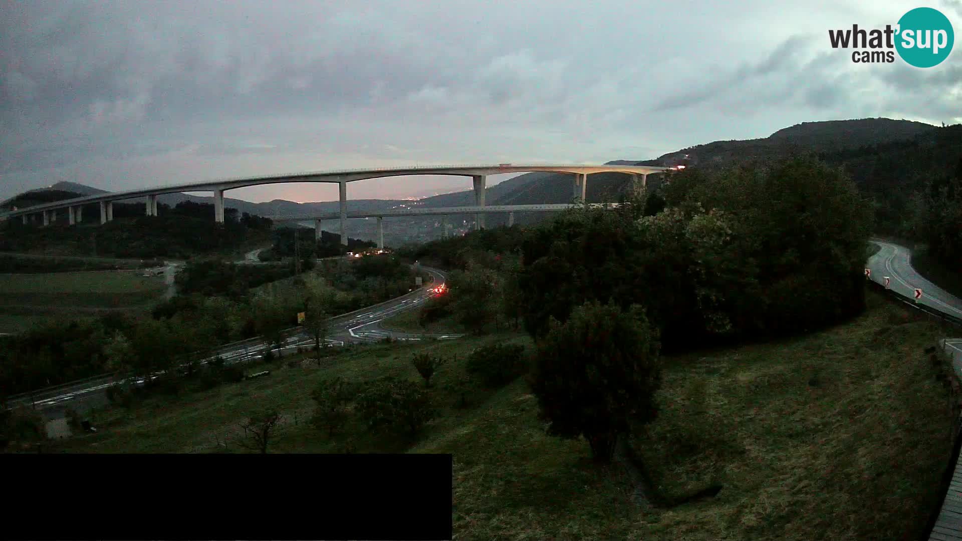 Webcam Črni Kal Viaduct – view from Viki Burger