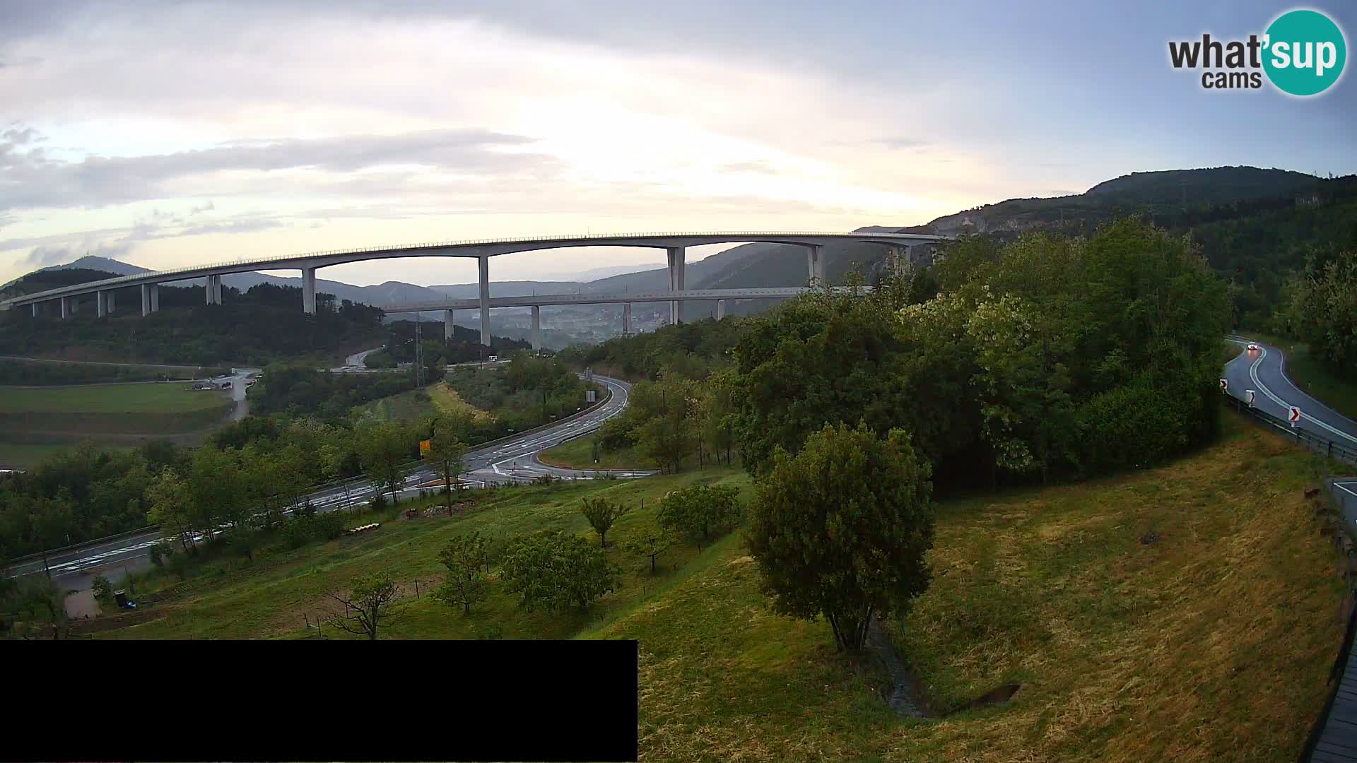 Webcam Črni Kal Viaduct – view from Viki Burger
