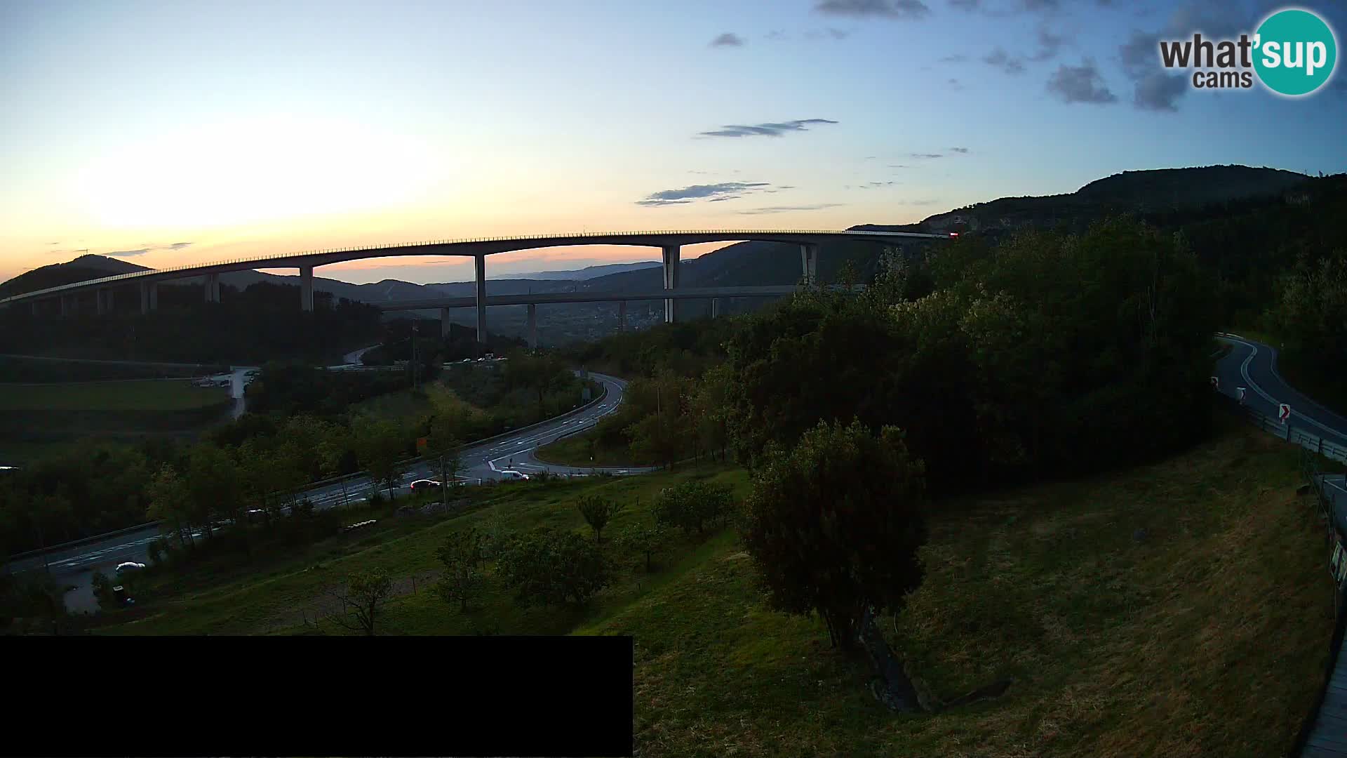 Live cam Črni Kal Viaduc – Viki Burger