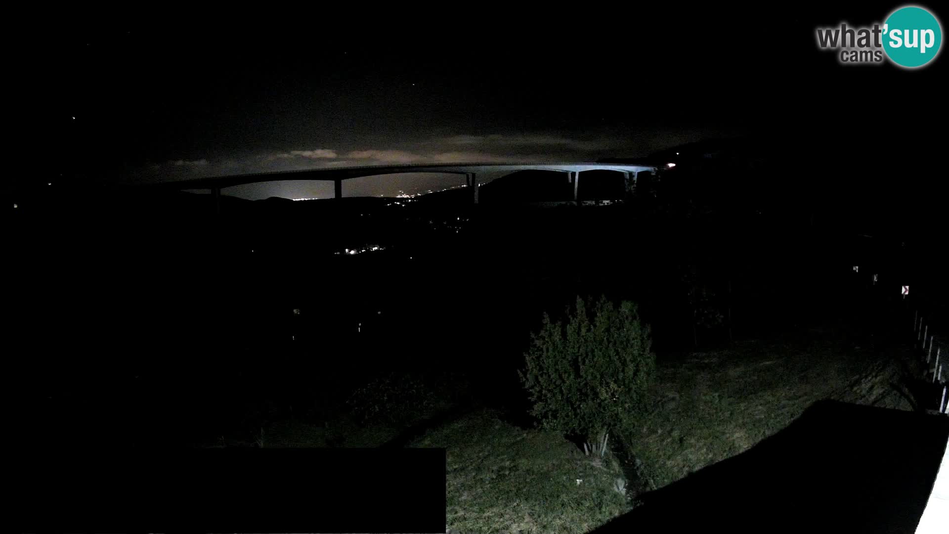 Webcam Črni Kal Viaduct – view from Viki Burger
