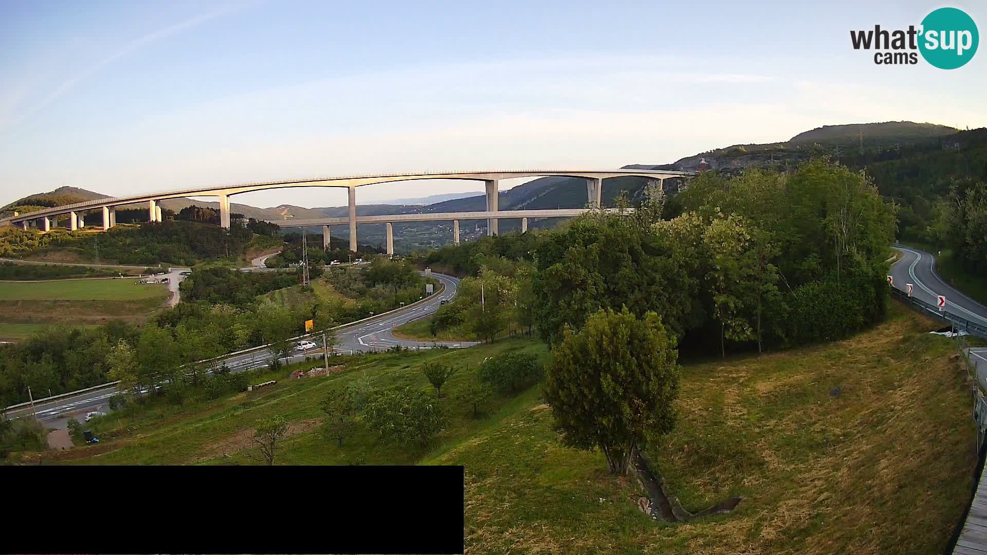 Live cam Črni Kal Viaduc – Viki Burger