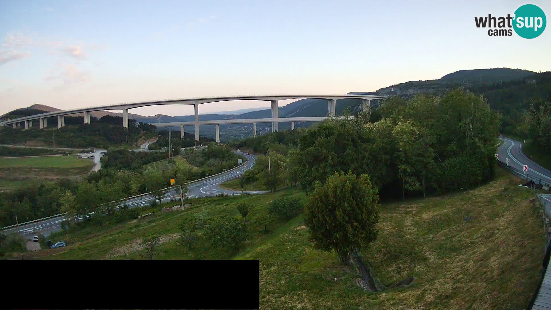 Camera en vivo Črni Kal Viaducto – Viki Burger