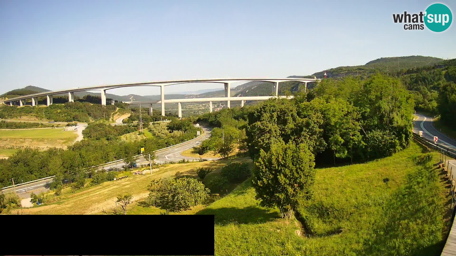 Kamera v živo Črni Kal Viadukt – pogled z Viki Burgerja