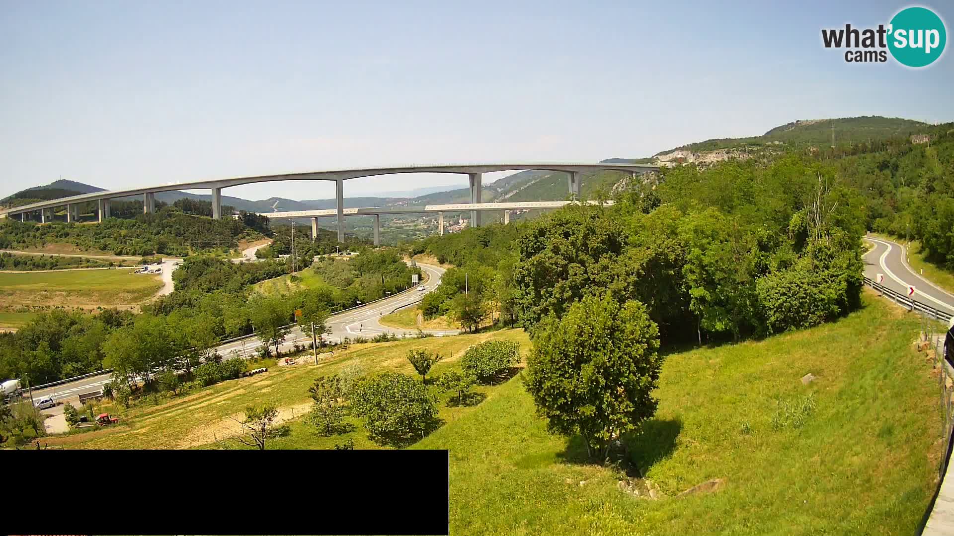 Kamera v živo Črni Kal Viadukt – pogled z Viki Burgerja