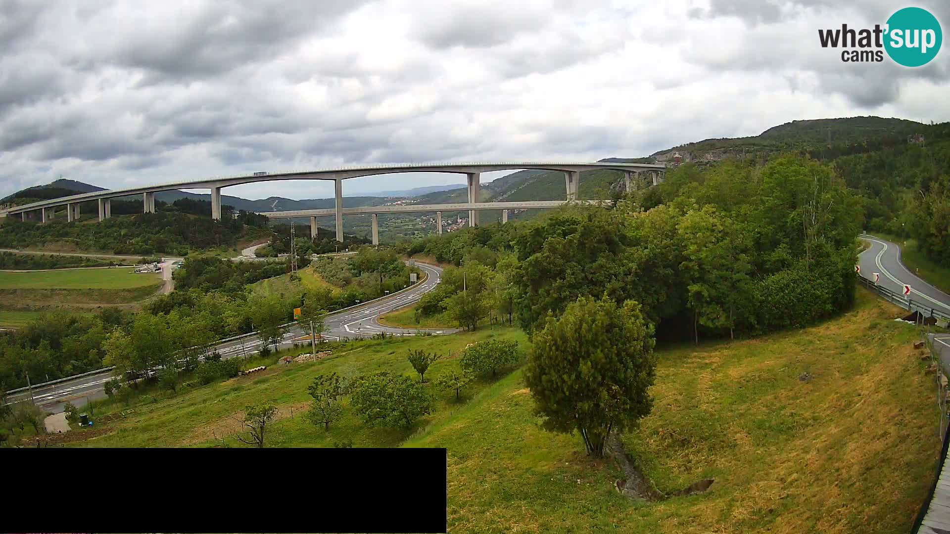 Live cam Črni Kal Viaduc – Viki Burger