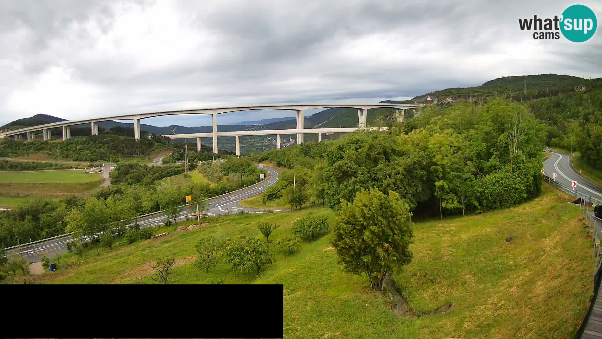Live cam Črni Kal Viaduc – Viki Burger