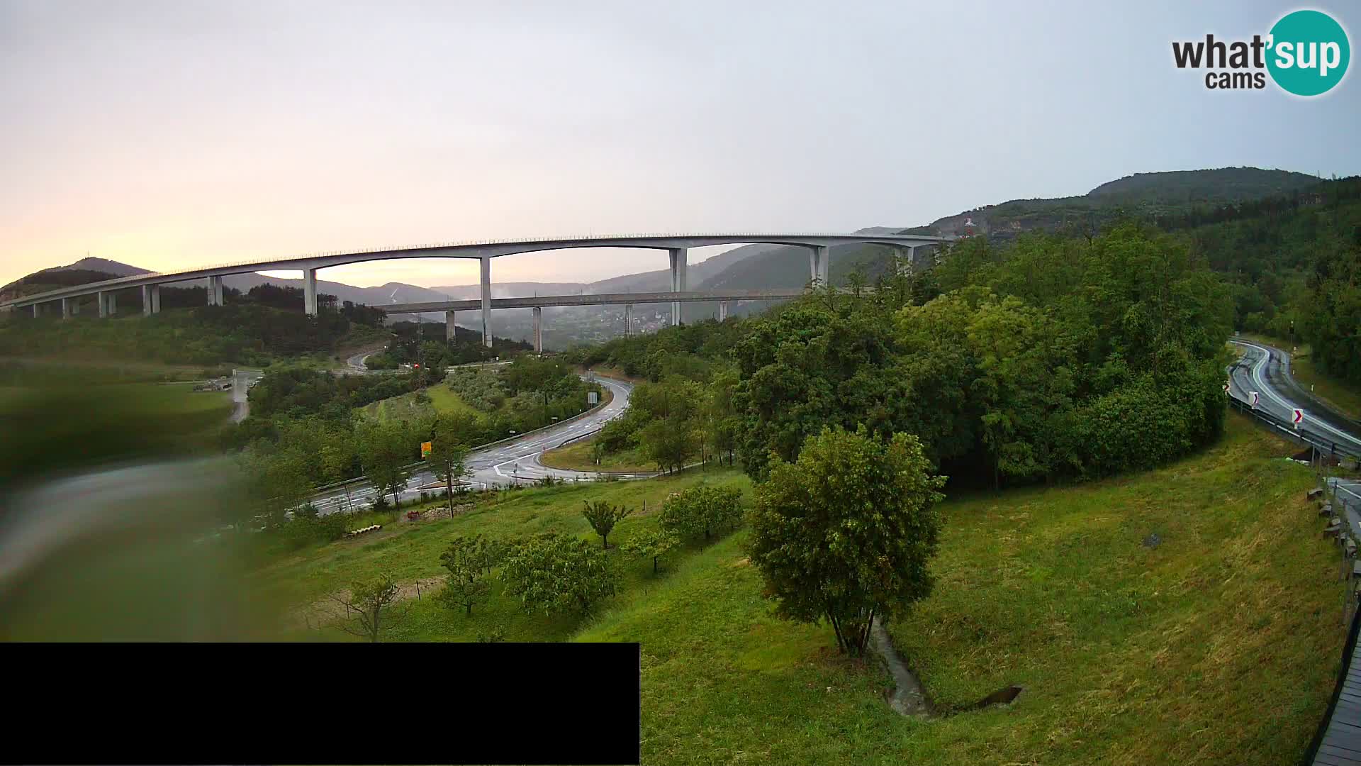 Webcam Črni Kal Viadukt – Viki Burger