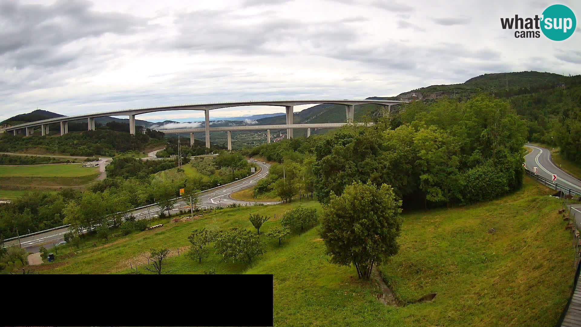 Kamera v živo Črni Kal Viadukt – pogled z Viki Burgerja
