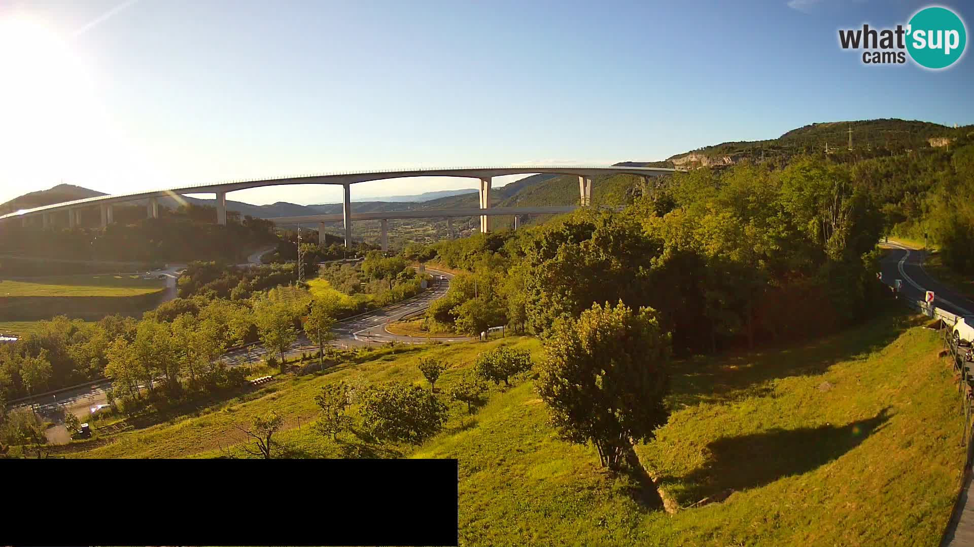 Live cam Črni Kal Viaduc – Viki Burger