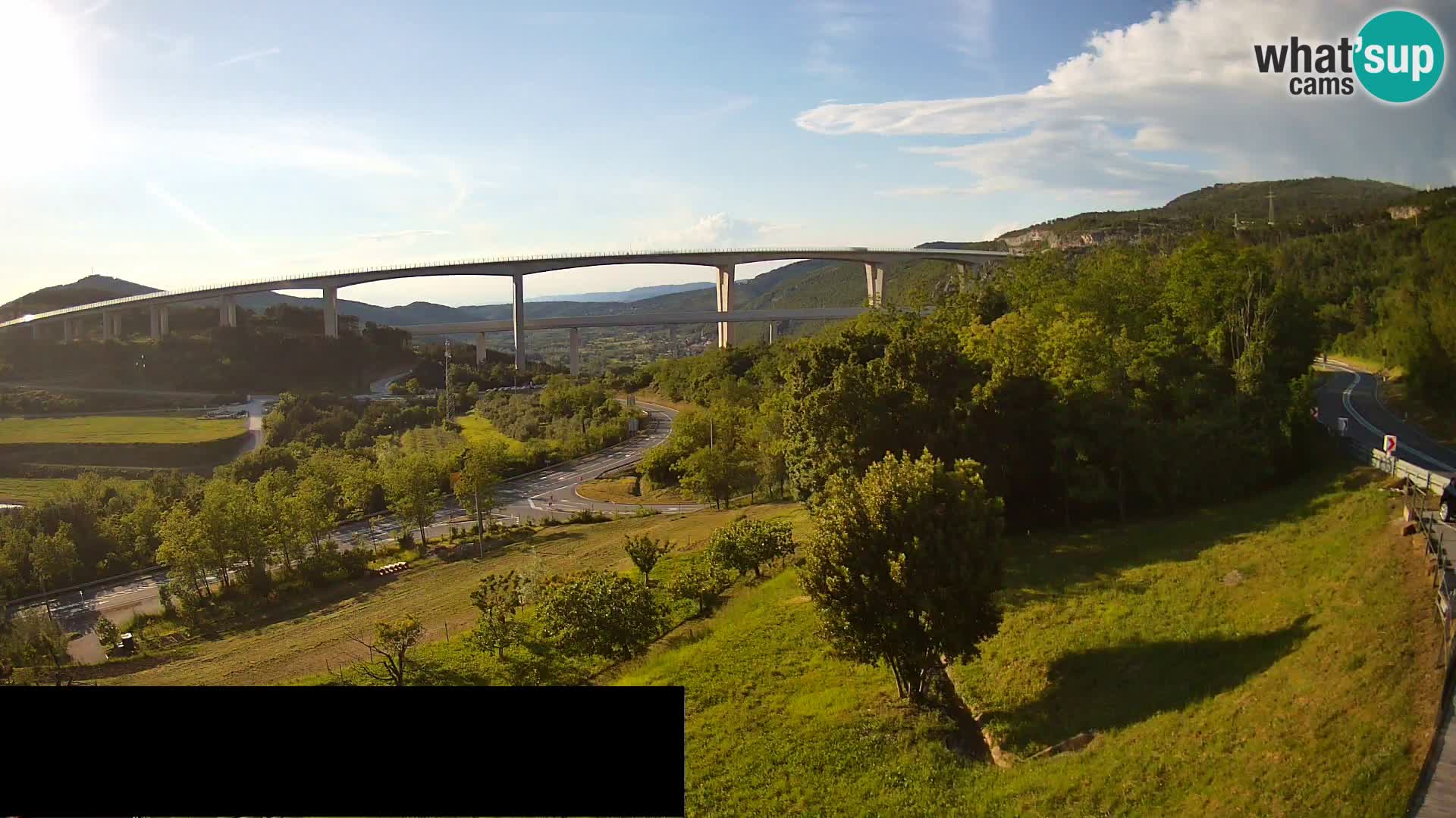 Kamera v živo Črni Kal Viadukt – pogled z Viki Burgerja
