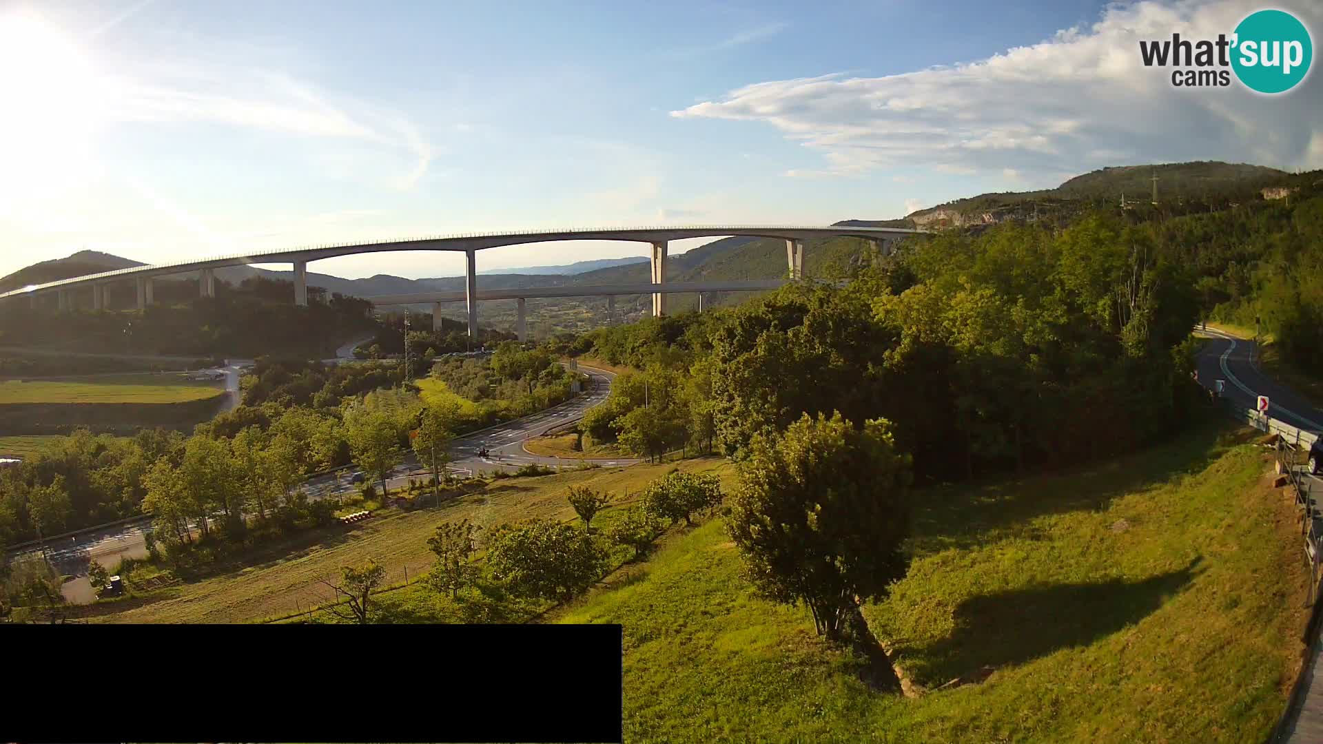 Kamera v živo Črni Kal Viadukt – pogled z Viki Burgerja
