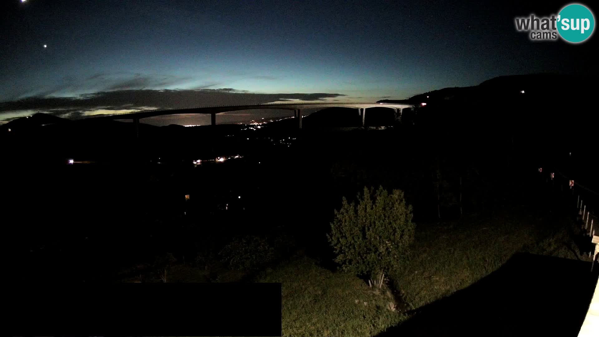 Live cam Črni Kal Viaduc – Viki Burger