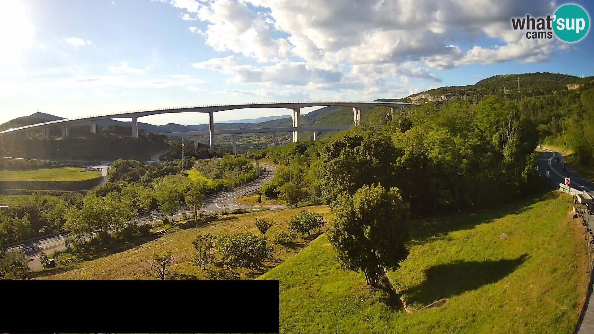 Live cam Črni Kal Viaduc – Viki Burger