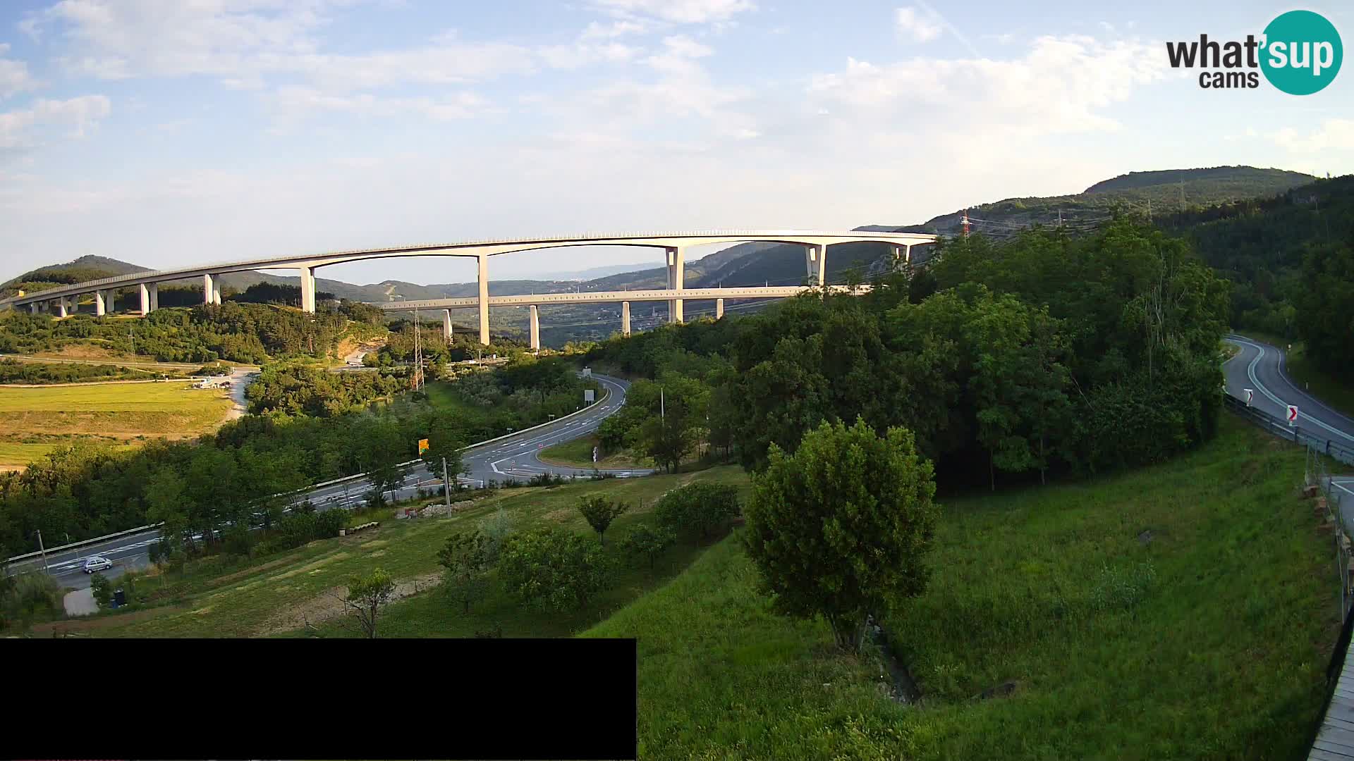 Kamera v živo Črni Kal Viadukt – pogled z Viki Burgerja