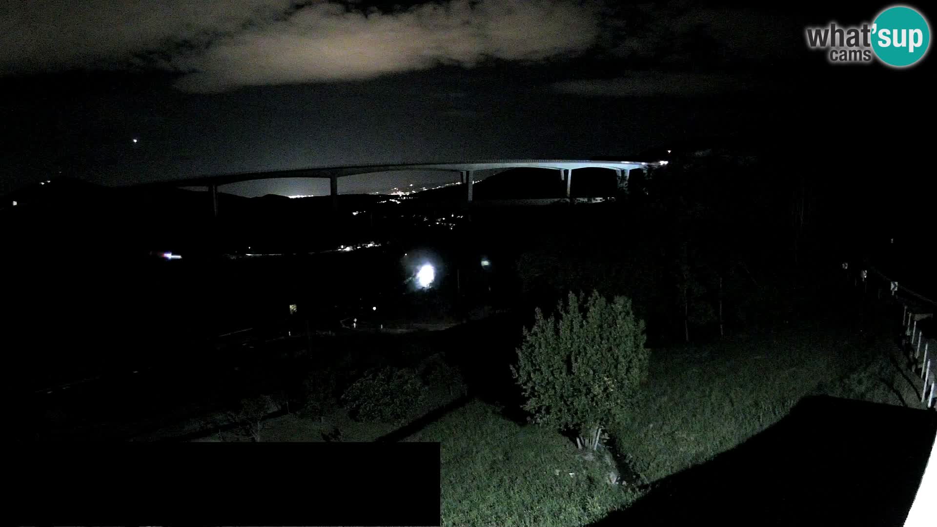 Live cam Črni Kal Viaduc – Viki Burger
