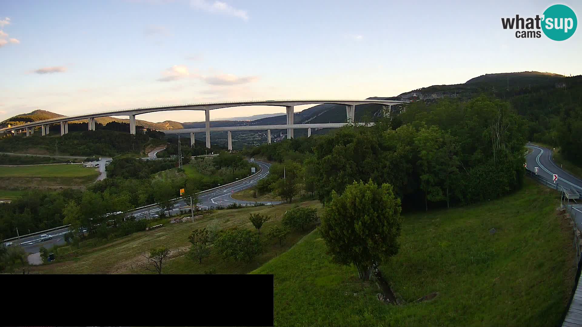 Webcam Črni Kal Viaduct – view from Viki Burger