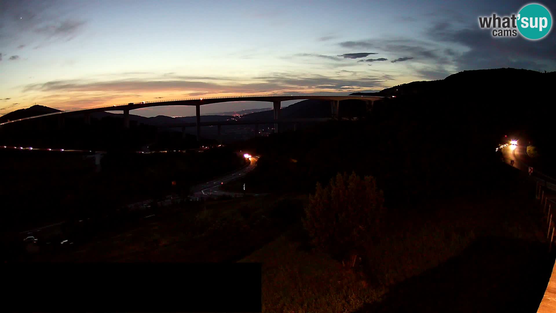 Live cam Črni Kal Viaduc – Viki Burger