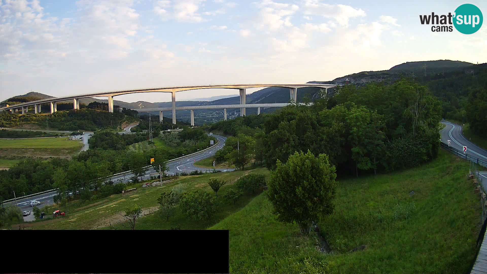 Live cam Črni Kal Viaduc – Viki Burger