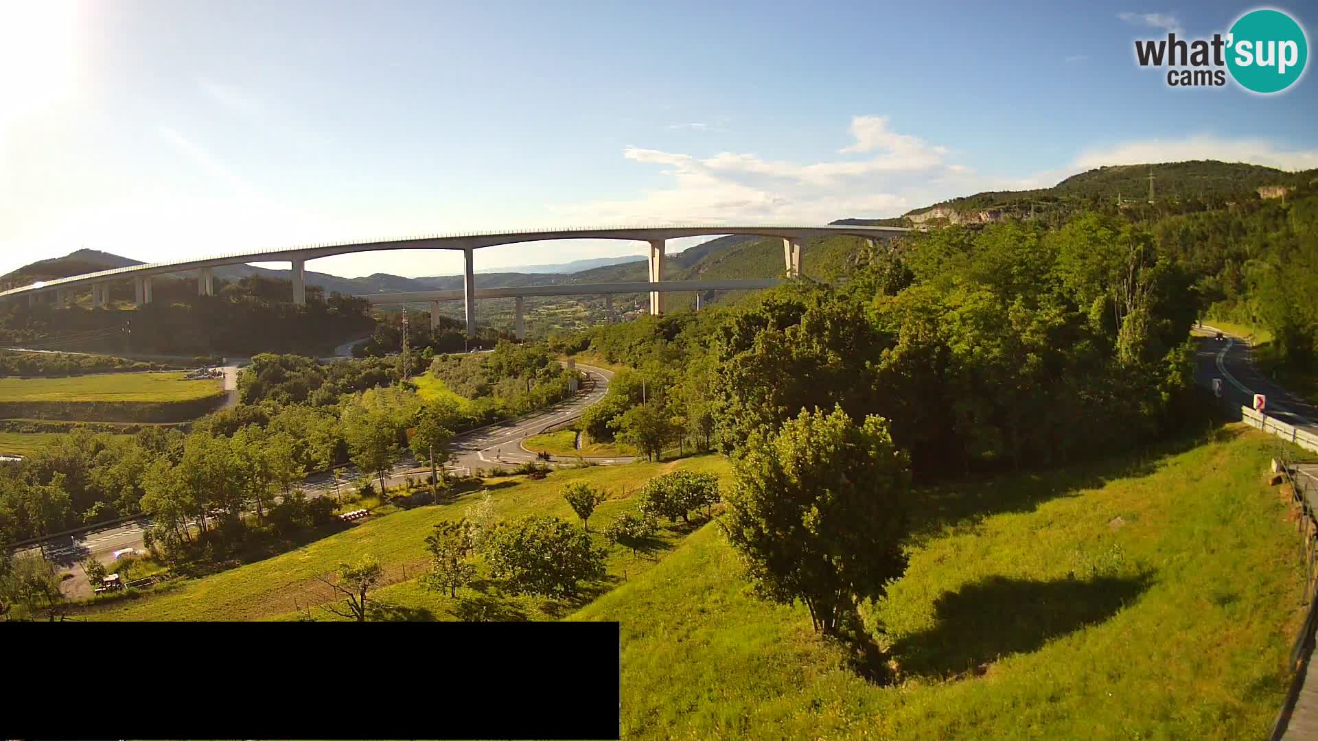 Live cam Črni Kal Viaduc – Viki Burger