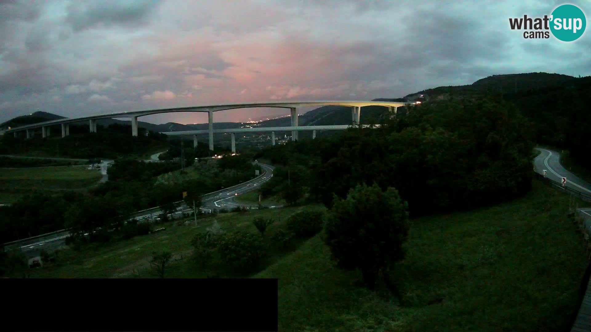 Live cam Črni Kal Viaduc – Viki Burger