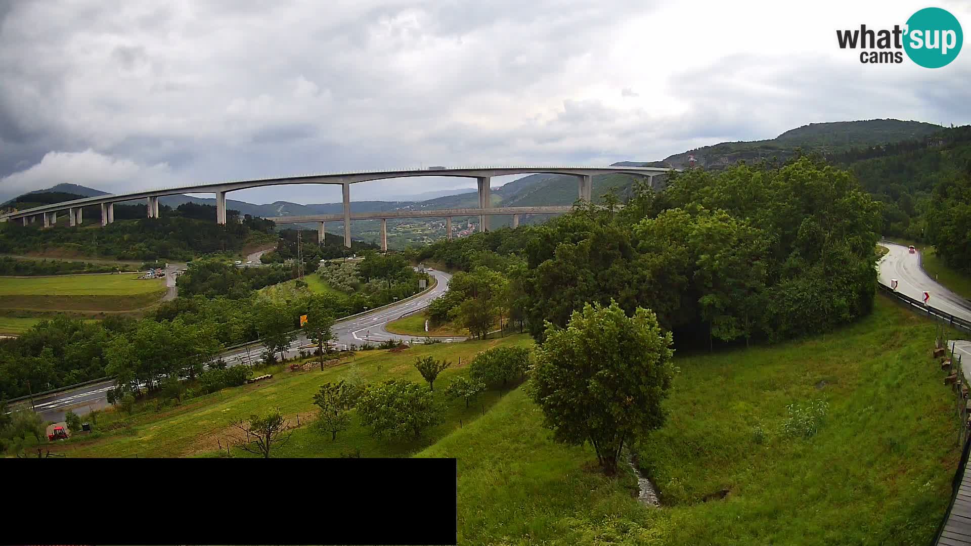 Live cam Črni Kal Viaduc – Viki Burger