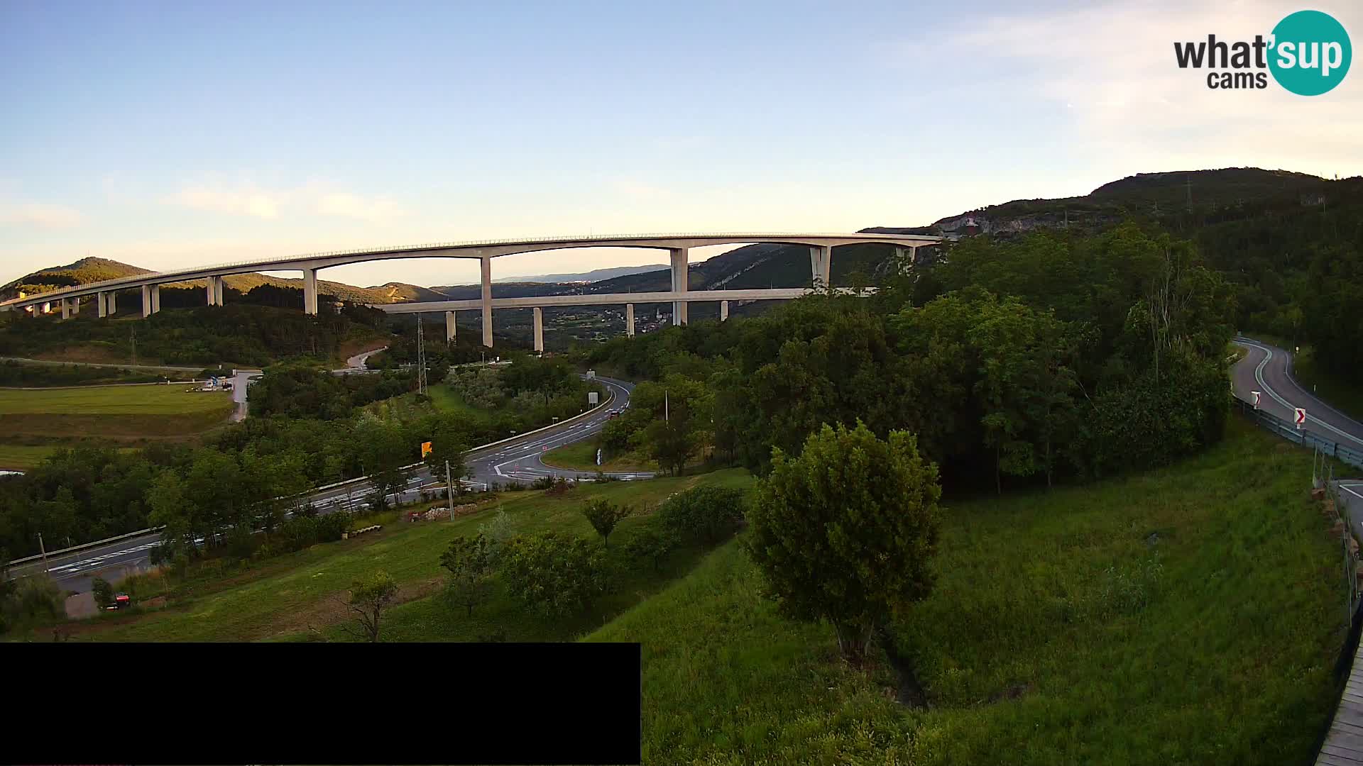 Kamera v živo Črni Kal Viadukt – pogled z Viki Burgerja