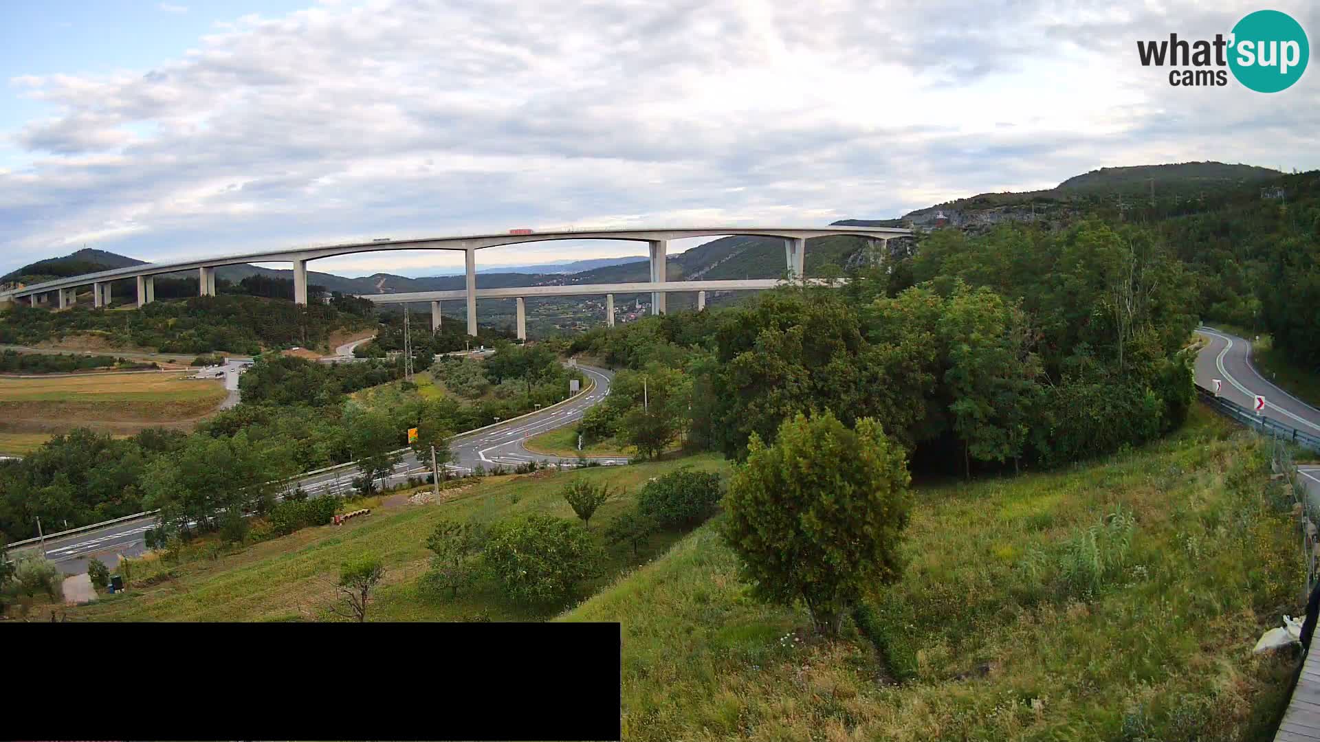 Webcam Črni Kal Viadukt – Viki Burger