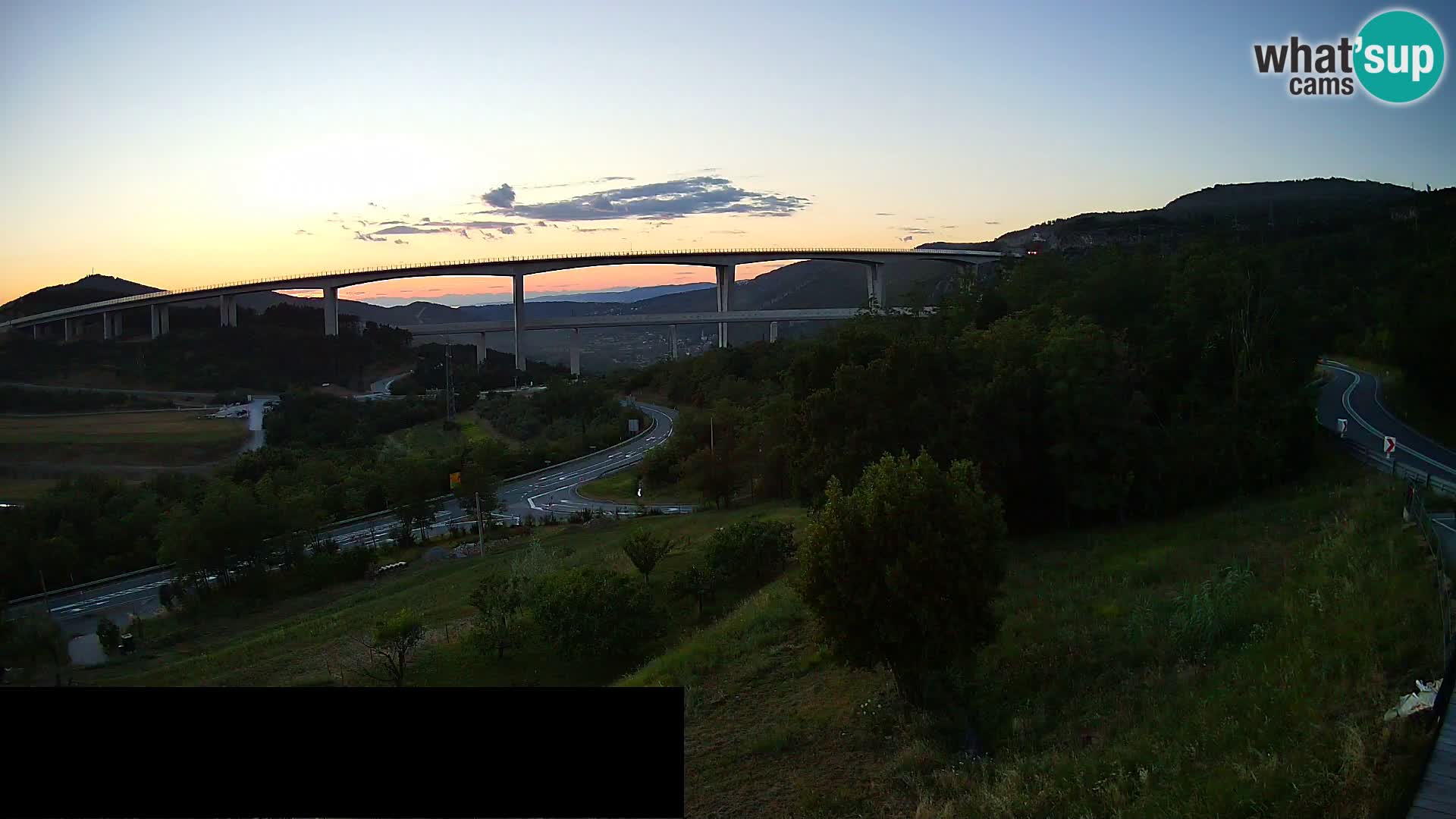 Webcam Črni Kal Viaduct – view from Viki Burger
