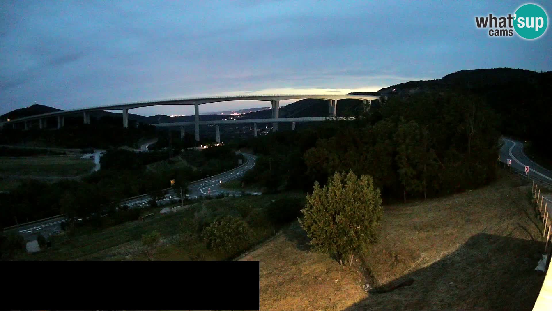 Webcam Črni Kal Viaduct – view from Viki Burger