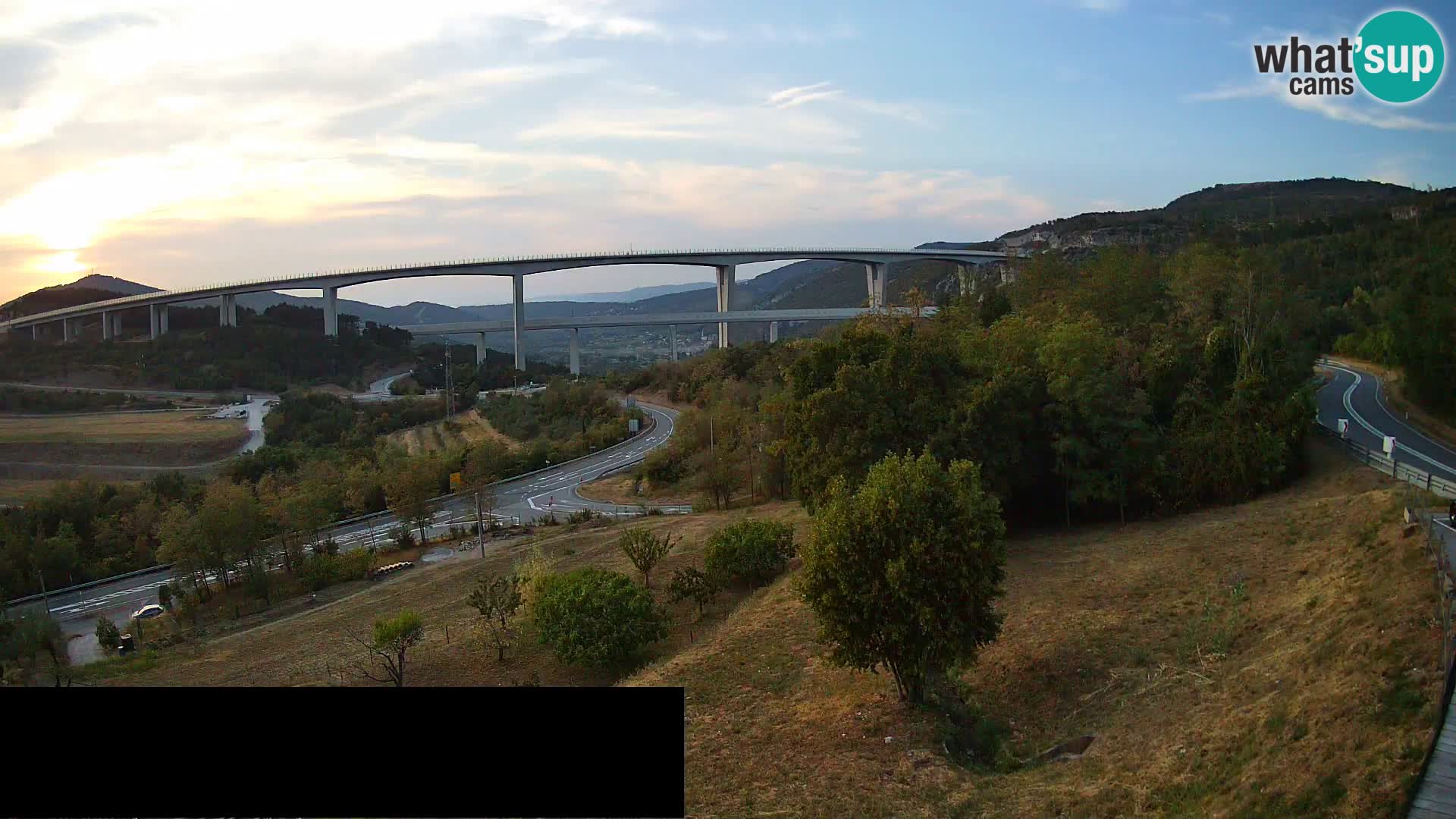 Kamera v živo Črni Kal Viadukt – pogled z Viki Burgerja