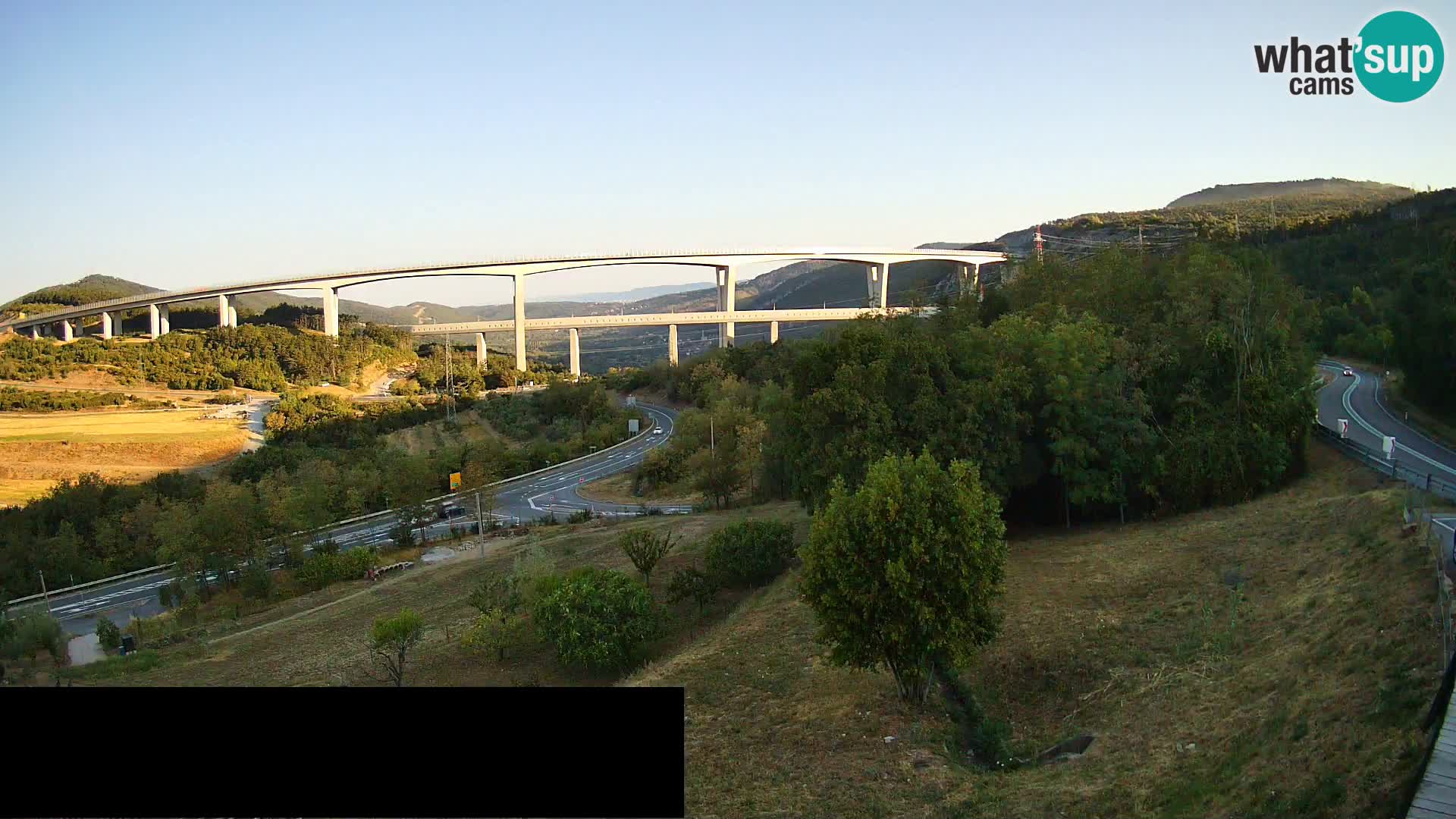 Webcam Črni Kal Viaduct – view from Viki Burger