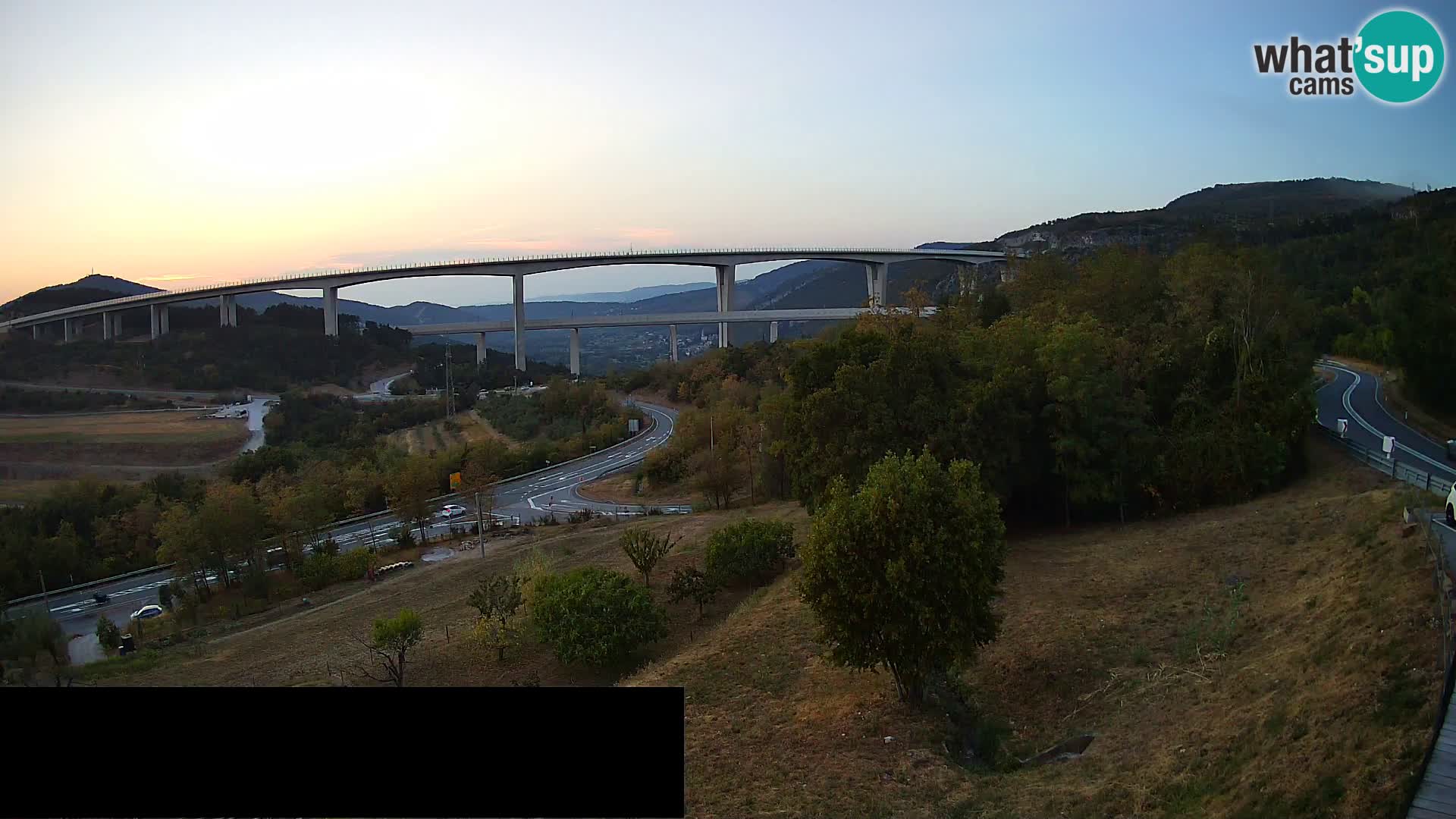 Kamera v živo Črni Kal Viadukt – pogled z Viki Burgerja