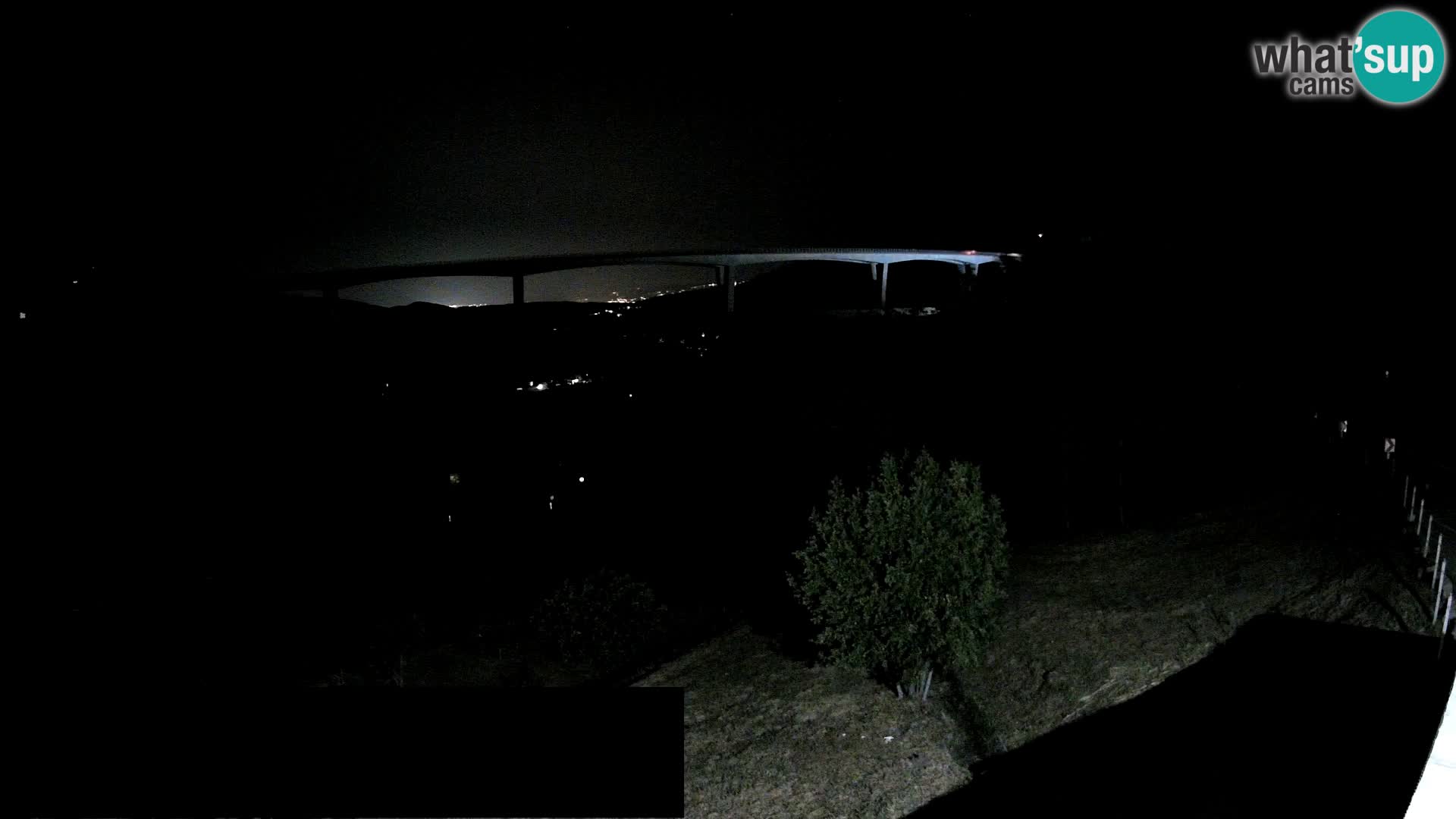 Webcam Črni Kal Viaduct – view from Viki Burger
