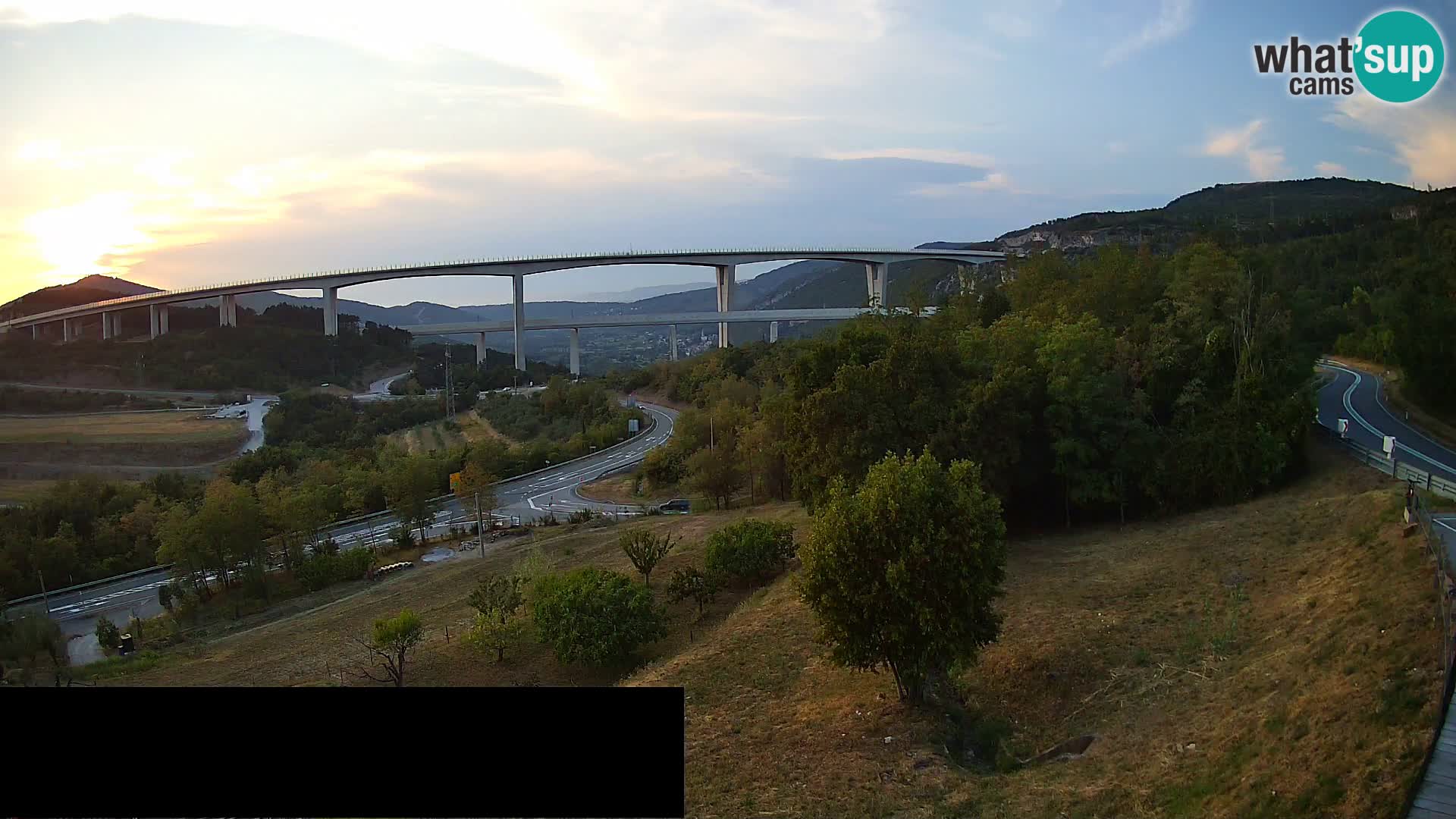 Live cam Črni Kal Viaduc – Viki Burger