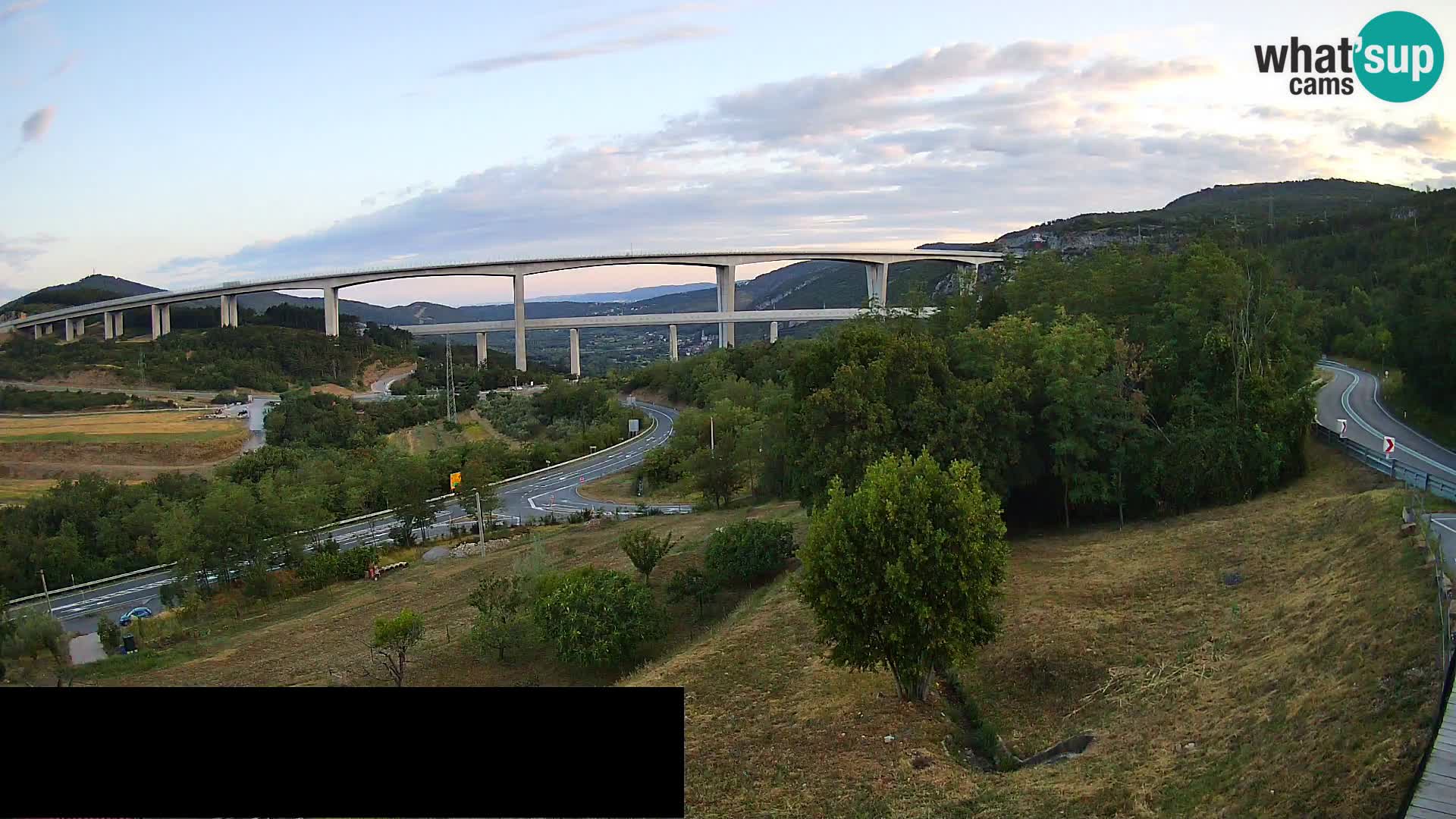 Live cam Črni Kal Viaduc – Viki Burger