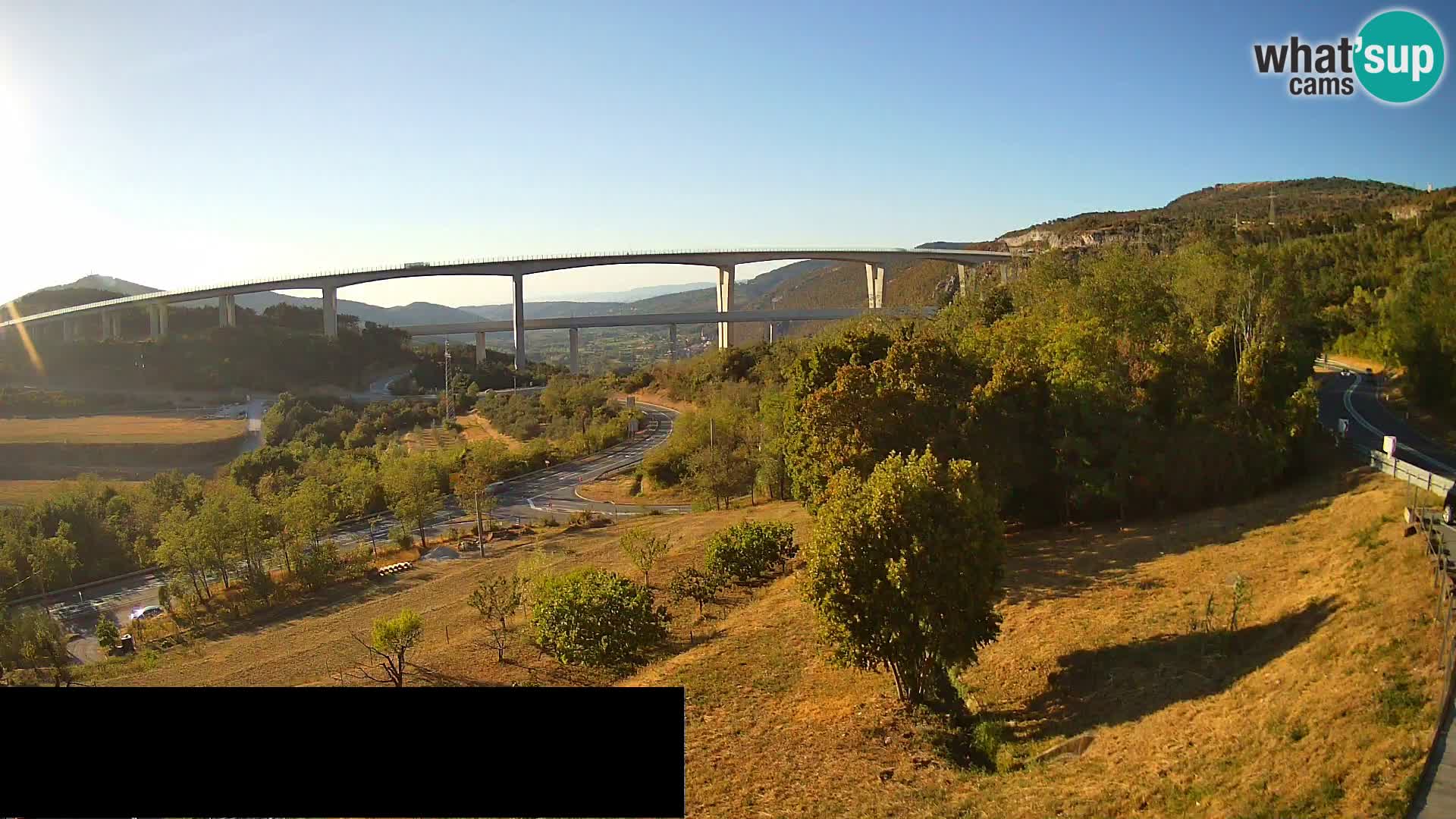 Live cam Črni Kal Viaduc – Viki Burger