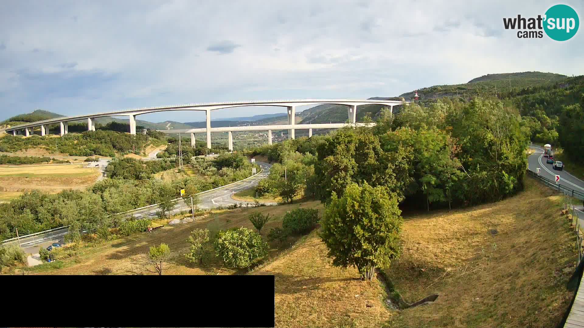 Live cam Črni Kal Viaduc – Viki Burger