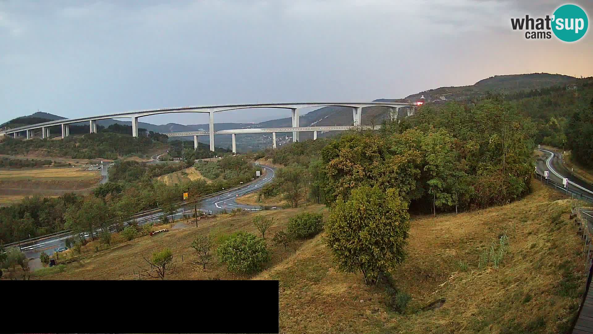 Camera en vivo Črni Kal Viaducto – Viki Burger