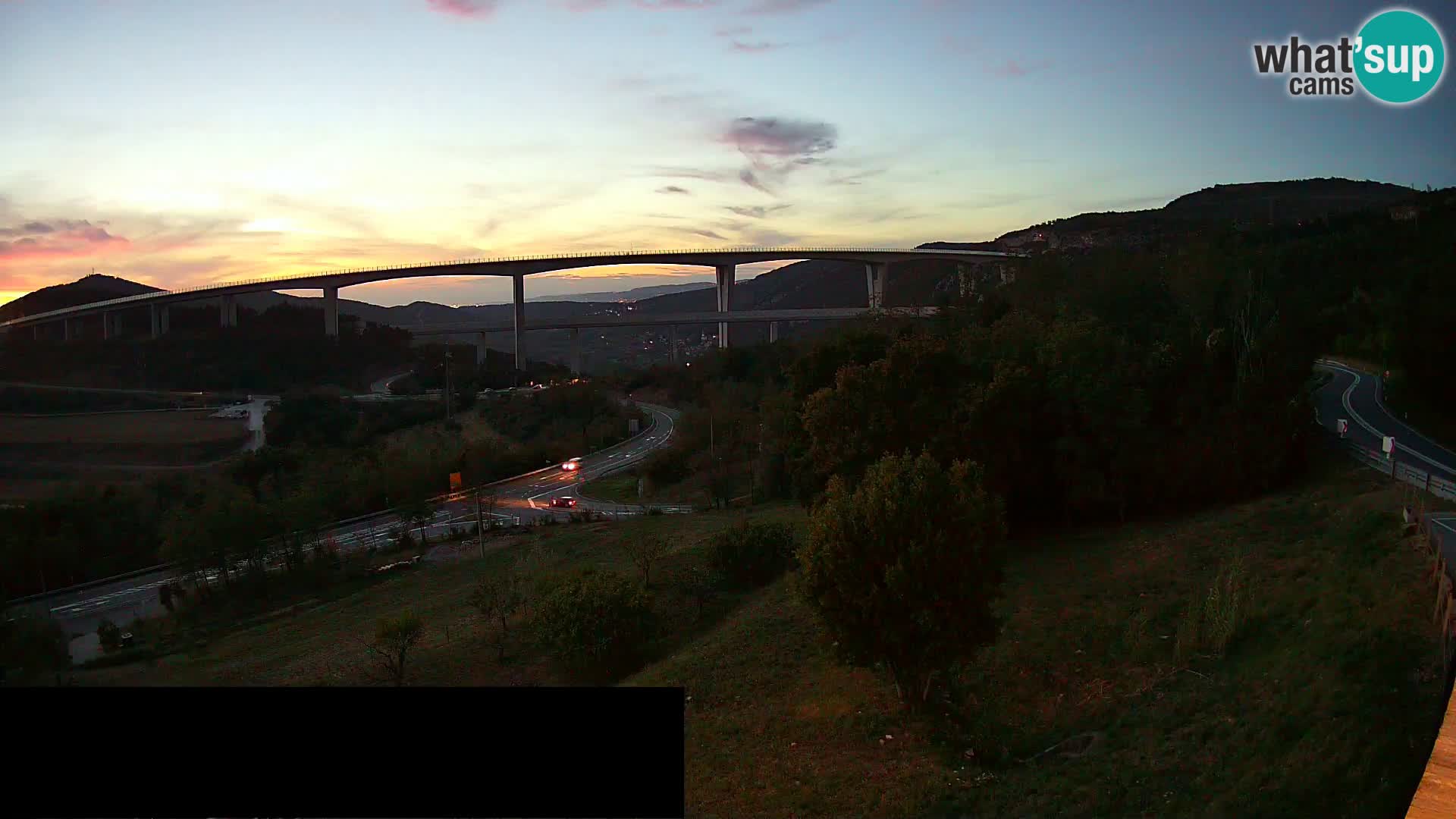 Webcam Črni Kal Viaduct – view from Viki Burger