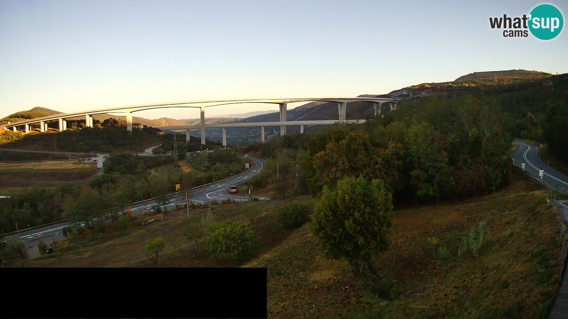 Live cam Črni Kal Viaduc – Viki Burger