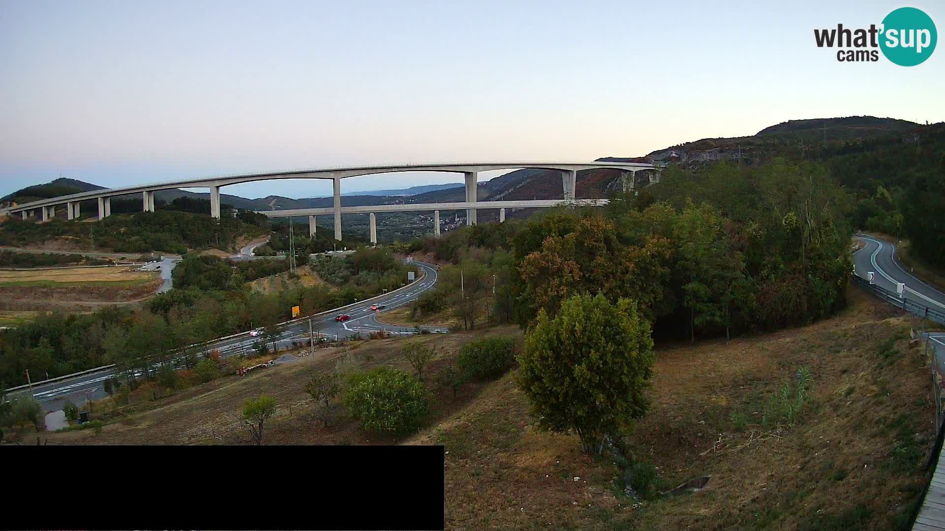 Live cam Črni Kal Viaduc – Viki Burger