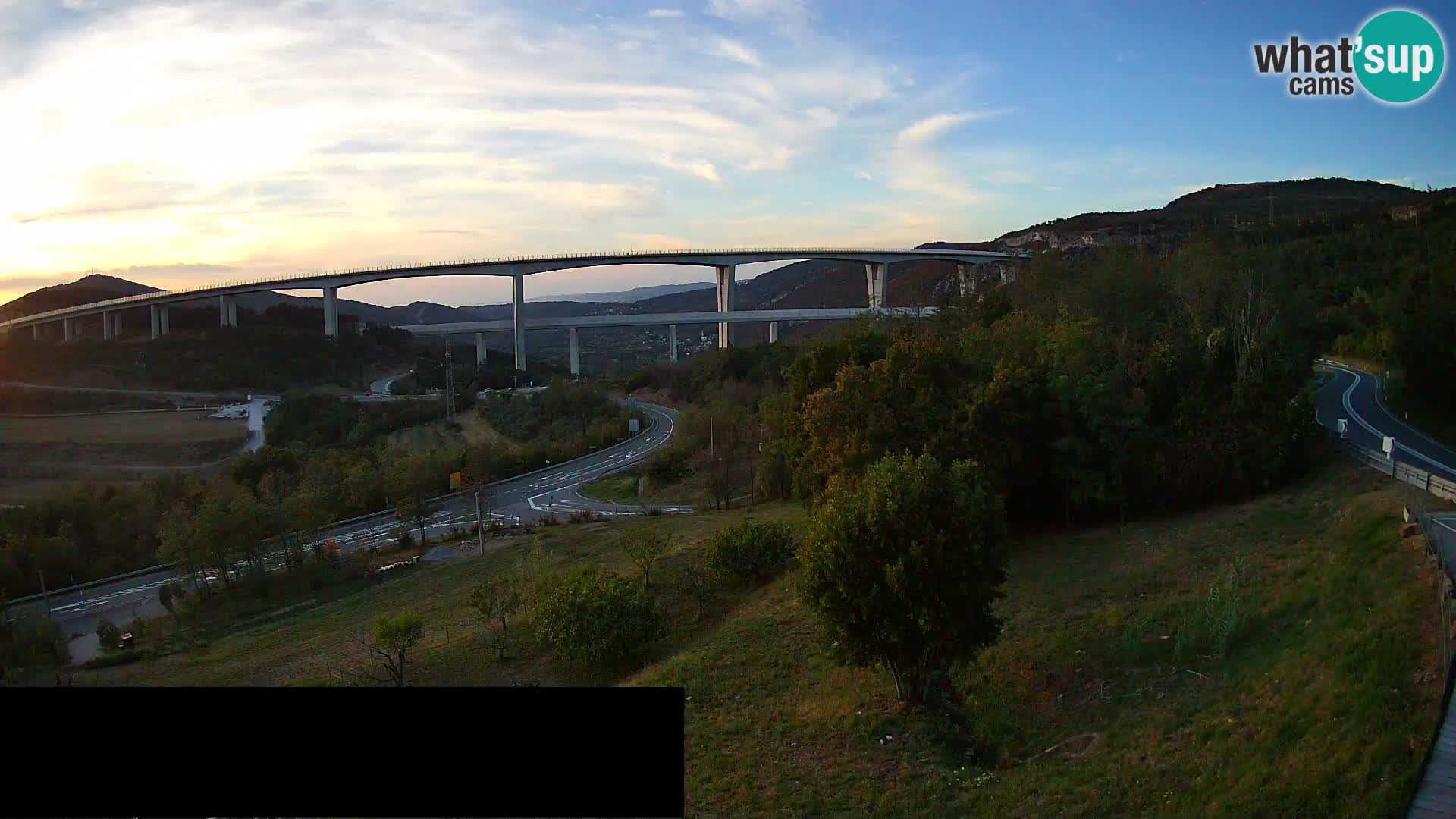 Live cam Črni Kal Viaduc – Viki Burger