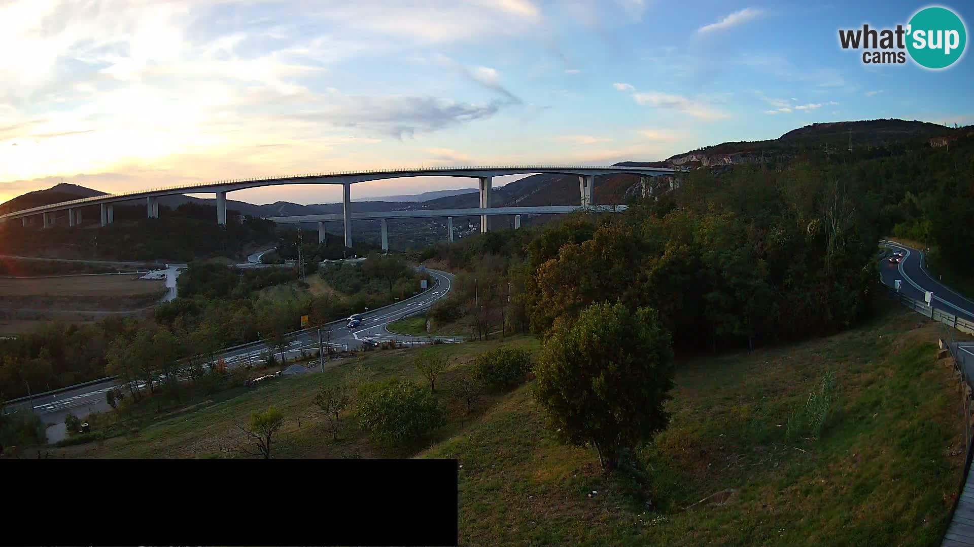 Live cam Črni Kal Viaduc – Viki Burger
