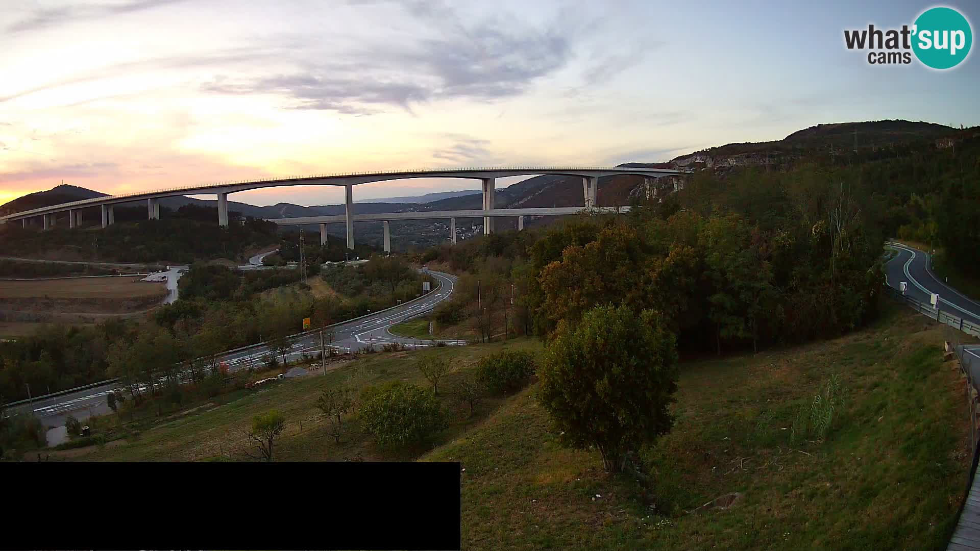 Live cam Črni Kal Viaduc – Viki Burger