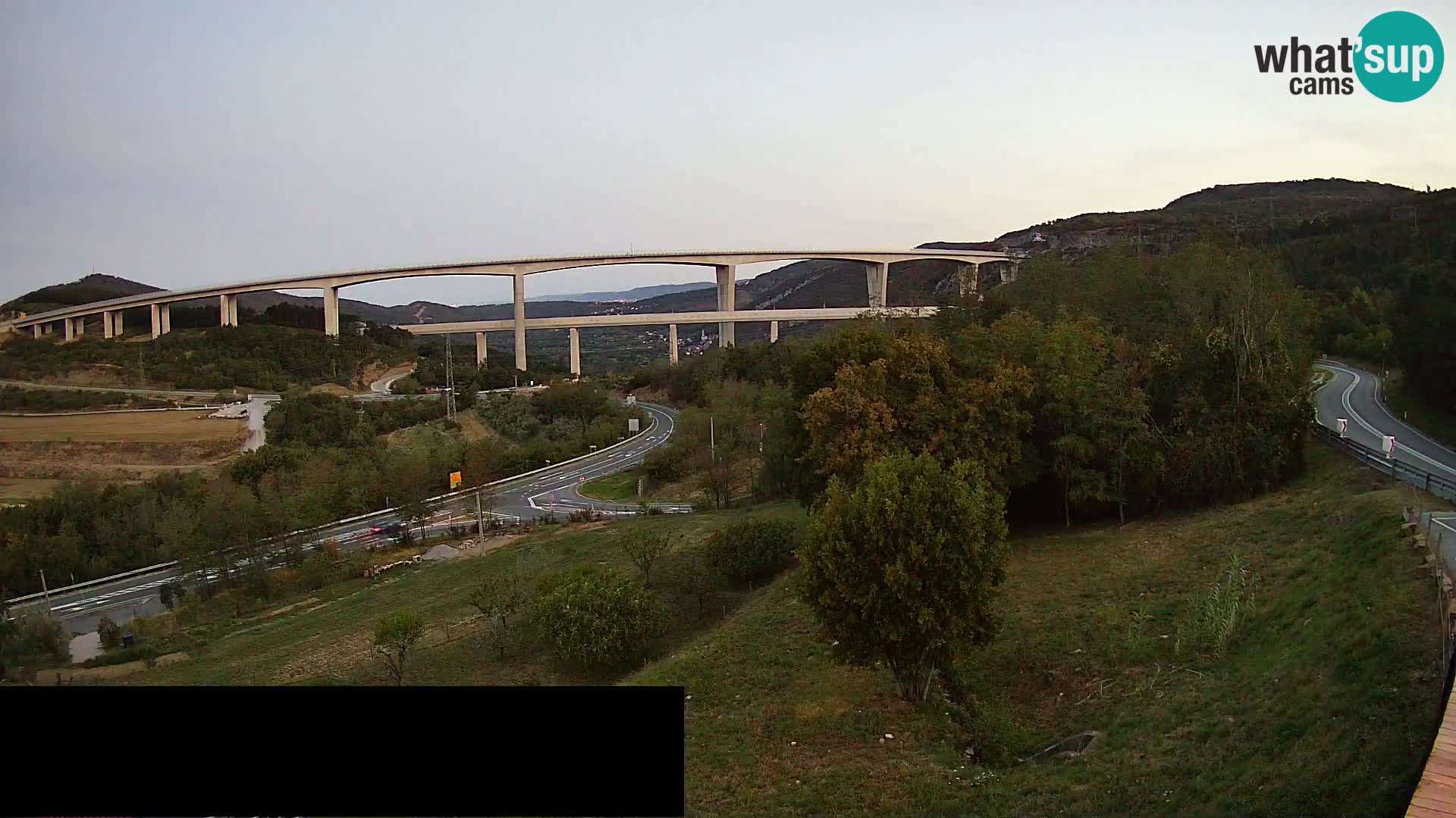 Camera en vivo Črni Kal Viaducto – Viki Burger
