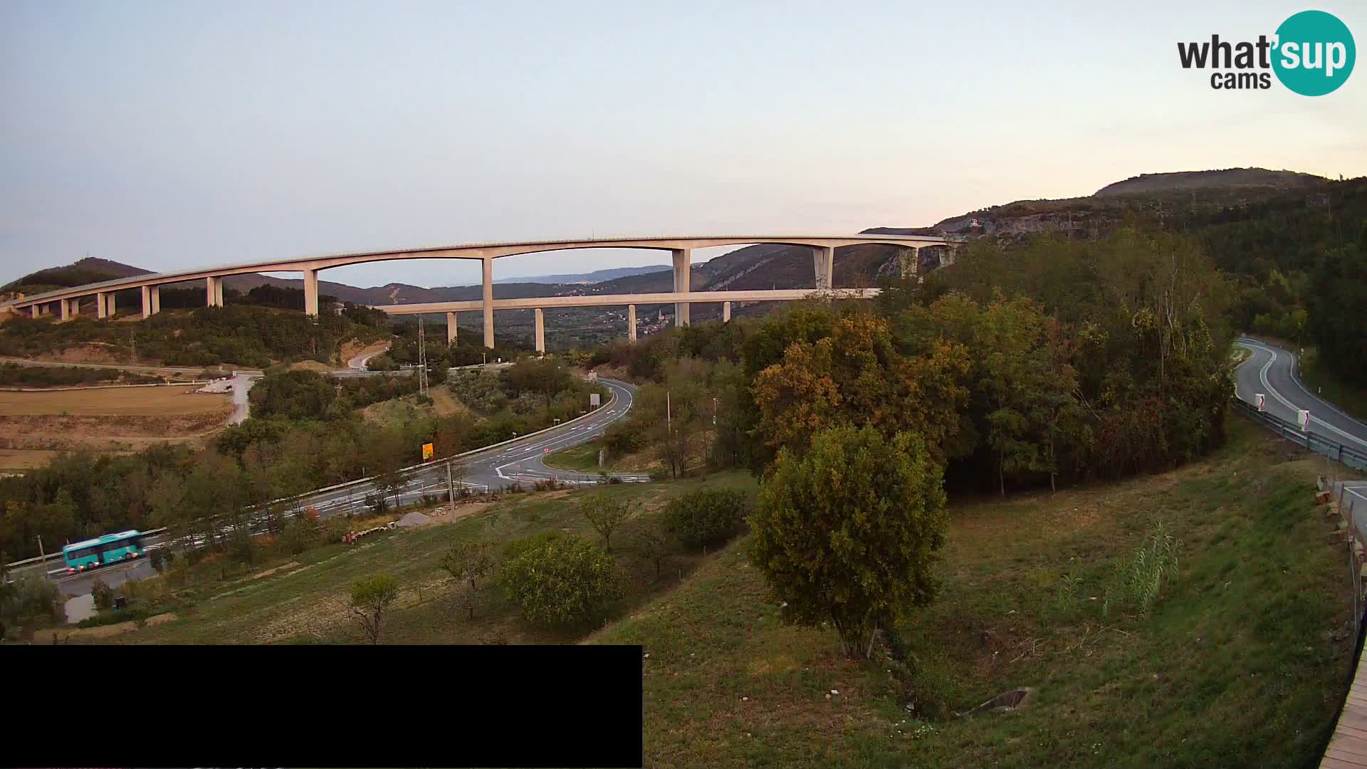Webcam Črni Kal Viadukt – Viki Burger